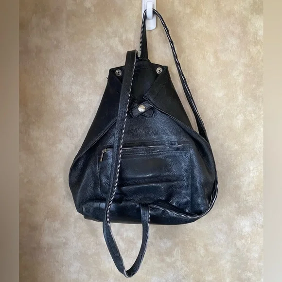 Henry Beguelin Buttery Black Leather Backpack Vintage Zipper Strap Unique Rare - Picture 5 of 9
